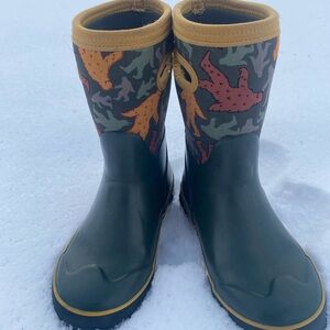 Winter boots for your kiddo!  Great for cold and wet conditions ions.